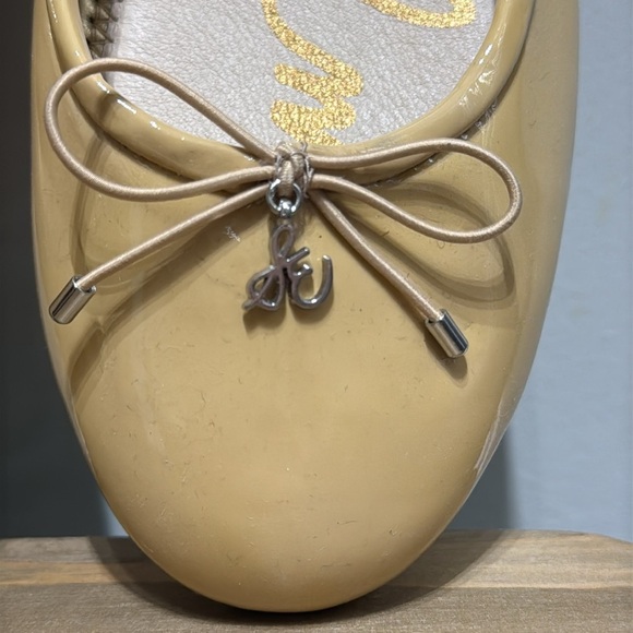 Sam Edelman Flats with Classic Silhouette and Bow Detail - Picture 2 of 7